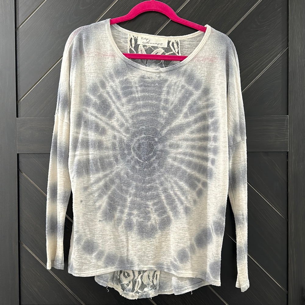 Tie dye sweater with lace back cream grey